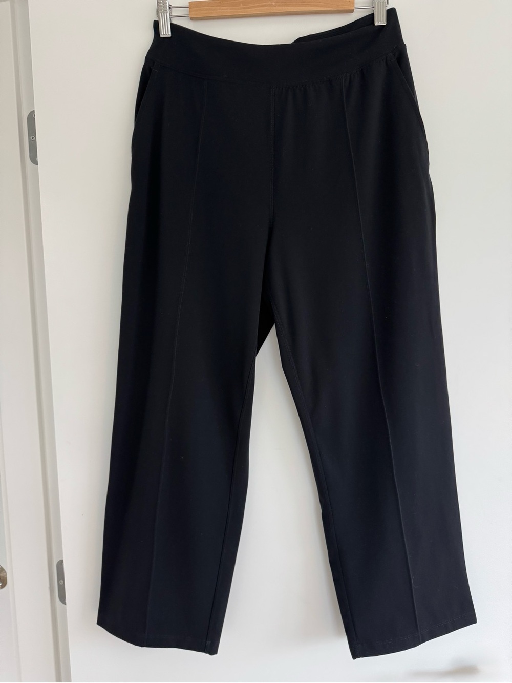 Kit and Ace Black Straight-Leg Pull-On Short Pants
